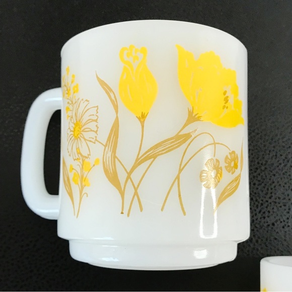 Vintage Glasbake Yellow Wild Flowers Set of 2 8oz Stackable Mugs - Picture 9 of 15